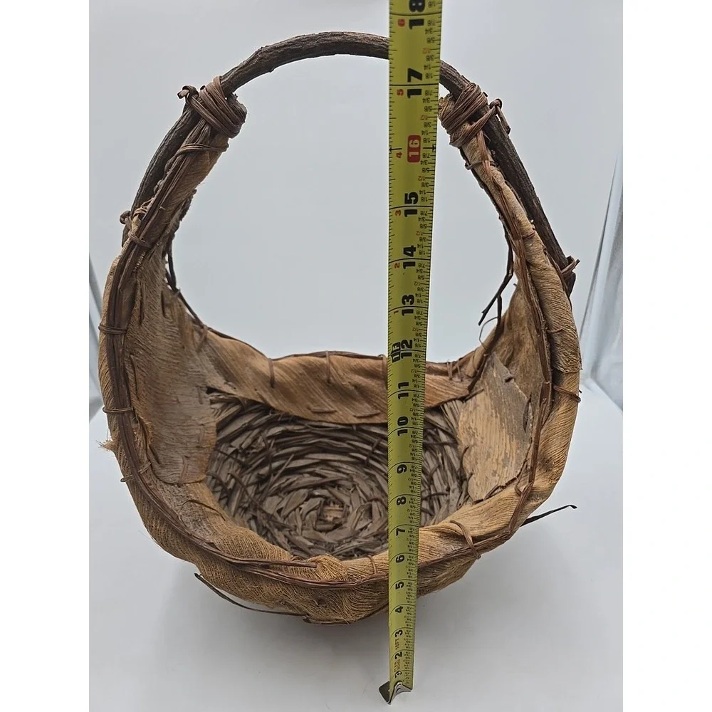 Vintage‎ Southwest Indian Spirit Palm Husk Handmade Basket